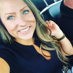 Meet your Posher, Chanel